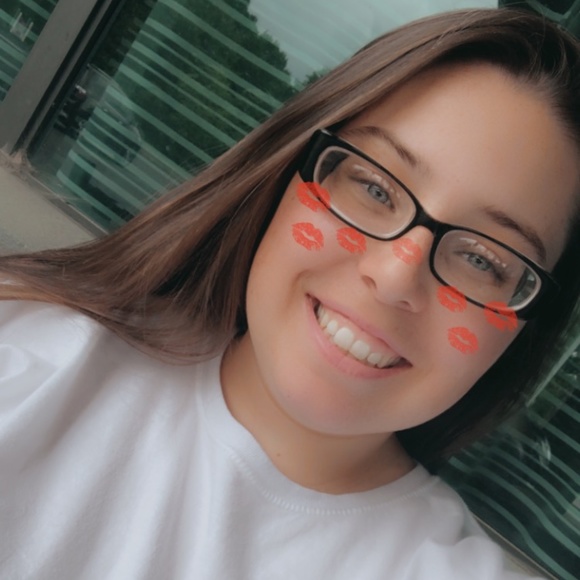 Meet your Posher, Jazmine - Picture 1 of 1
